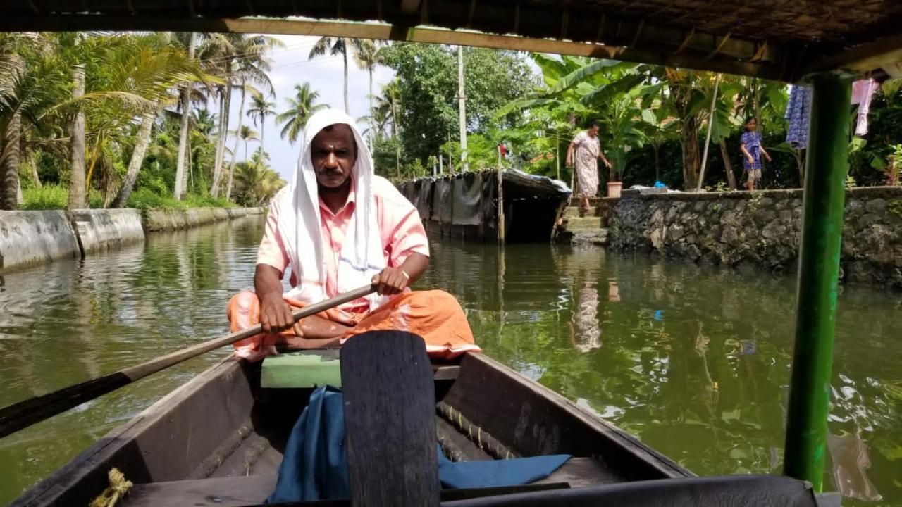 Blues Appartamento Alappuzha Esterno foto